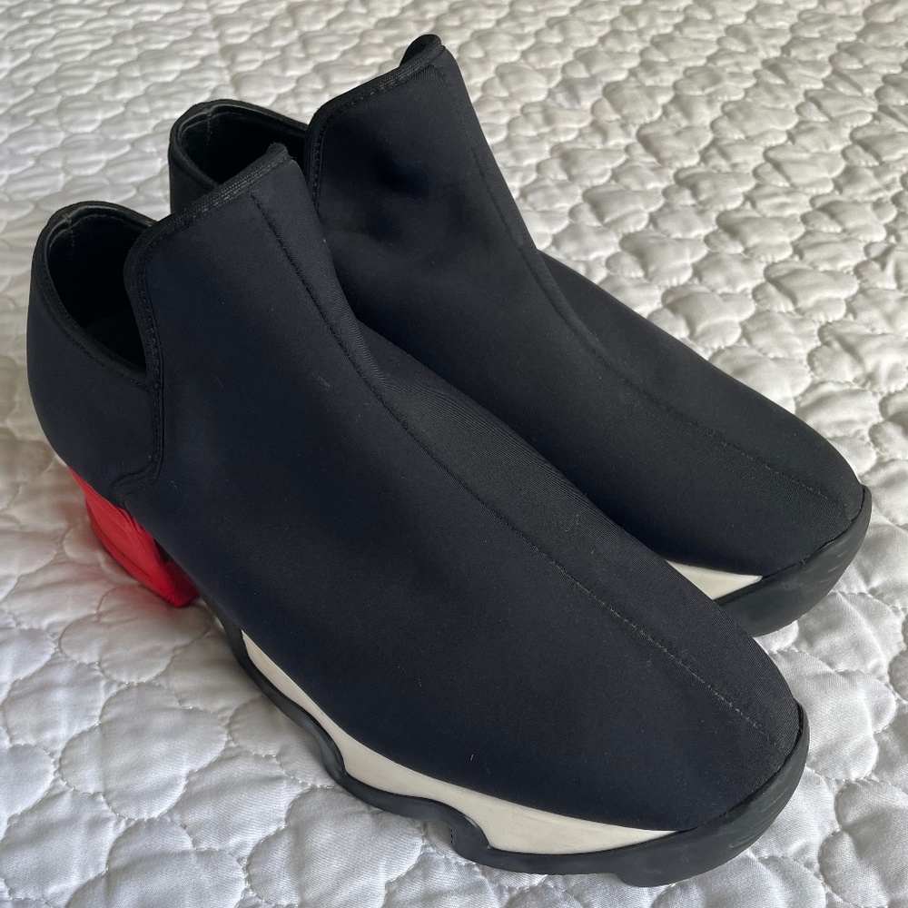 iRi WES‎ I Black Red Low Top Sneaker Women's Size 39 (US 9)